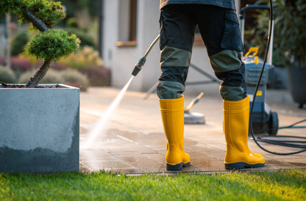 Best Deck Pressure Washing  in Mayflower Village, CA